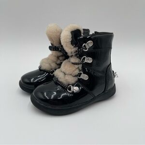 UGG Toddler Girls Size 6 Ager Black Patent Leather Sherpa Zip Hiking Boots